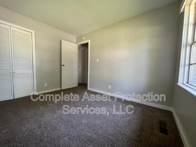 Building Photo - 904 Tall Timber Dr