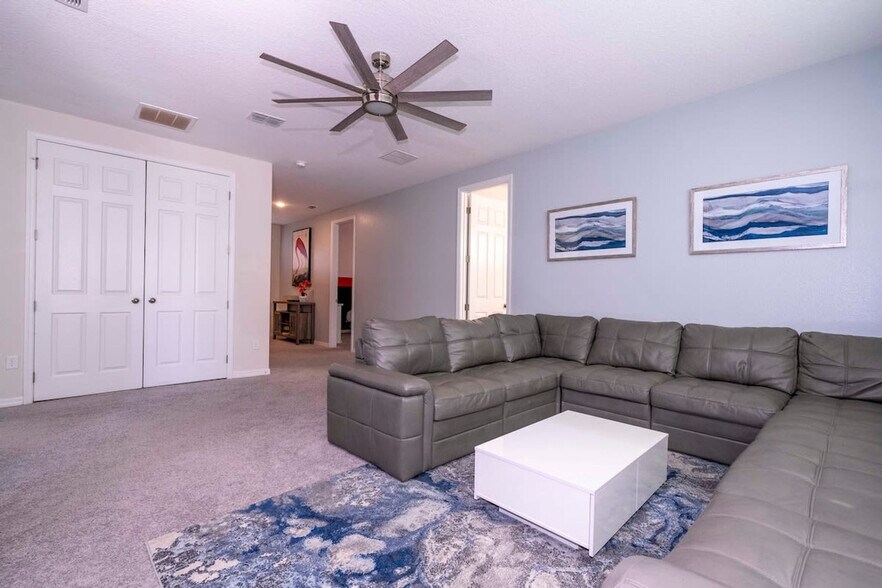 Building Photo - 9012 Flamingo Ky Way