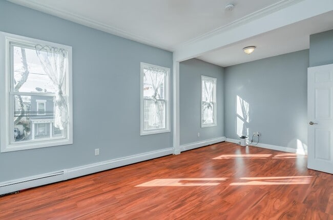 Building Photo - 396 Union St