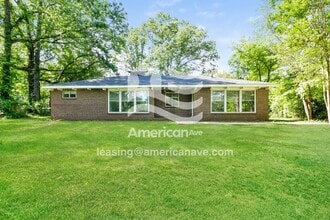 Building Photo - 3920 Parkwood Rd