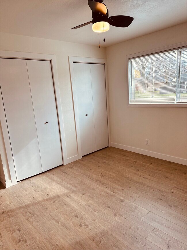 Building Photo - 2810 Willow Dr