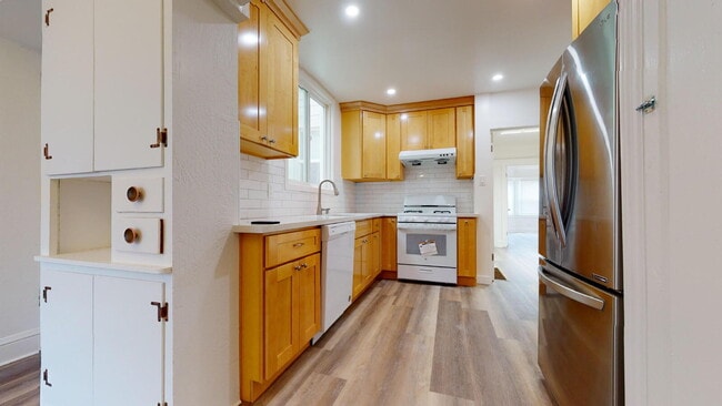 Building Photo - Spacious Single Family Home in Outer Mission 3BD/2BR WITH PARKING