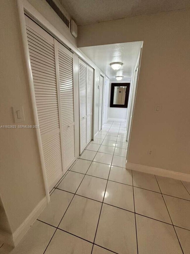 Building Photo - 7121 Miami Lakes Dr