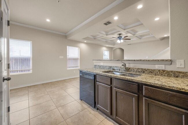 Building Photo - AVAILABLE NOW! Nice 3 bedroom townhouse located in Northeast San Antonio!