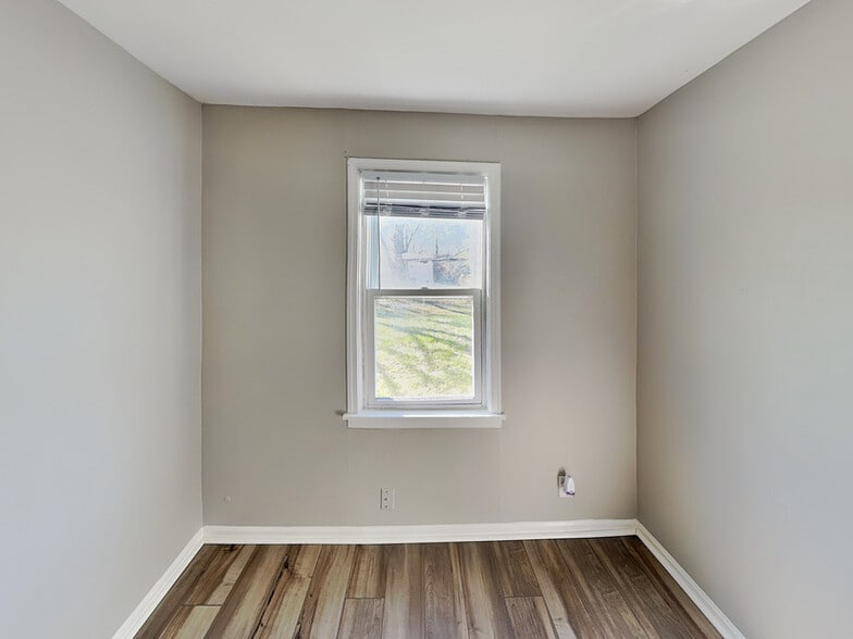 Building Photo - 2607 N Layman Ave