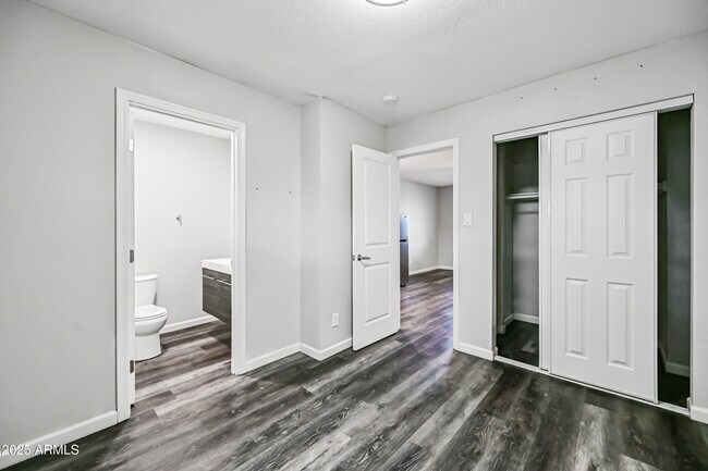 Building Photo - 3025 N 32nd St