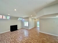 Building Photo - Spacious Updated Home In Desirable 92029 I...
