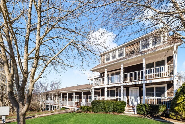 Building Photo - 33 Starr Dr W