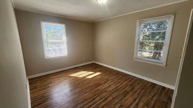 Building Photo - 112 Second St SW