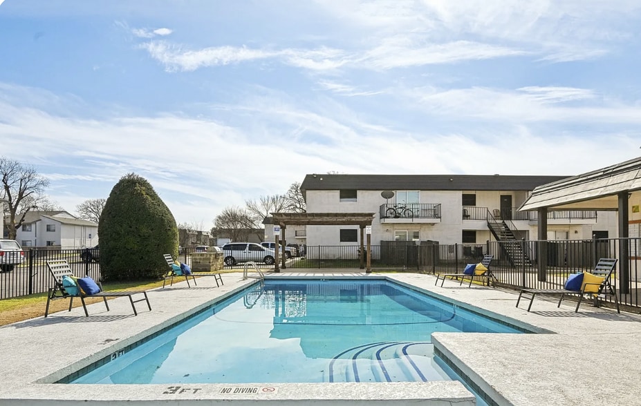 Building Photo - Rock Island Apartments