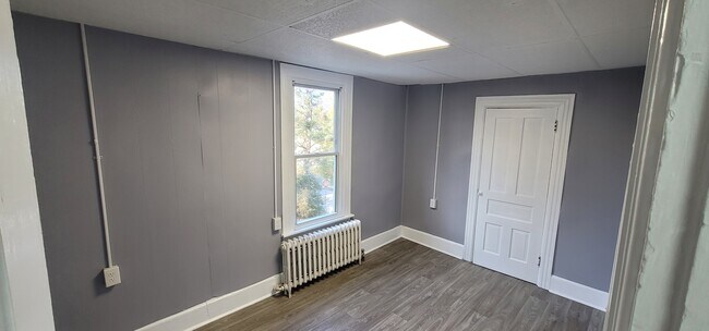 Building Photo - 1218 4th St