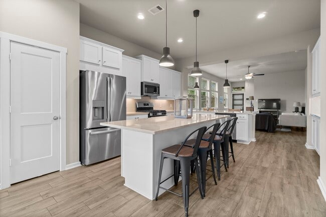 Building Photo - 248 Crest Edge St