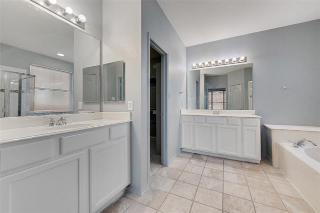 Building Photo - 2830 Rochester Ct