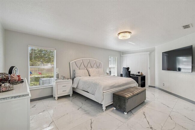 Building Photo - 1062 Greenturf Rd