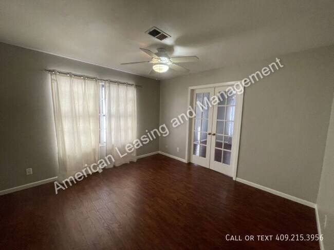 Building Photo - Beautifully Updated 3/2.5 Townhome in Beau...