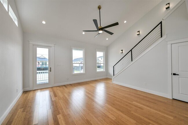 Building Photo - 1207 32nd St