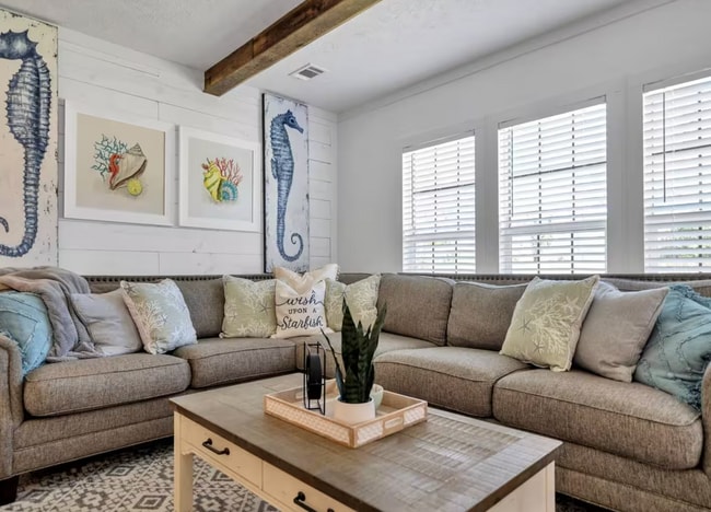 Building Photo - 22 Santana Dr