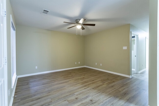 Living room - 1627 Rock Hollow Loop