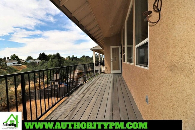 Building Photo - 997 Rollingview Dr
