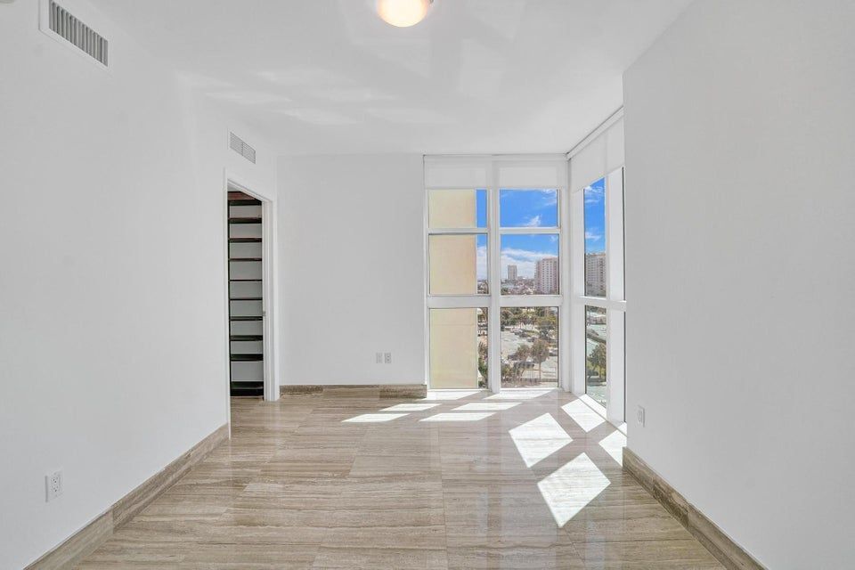 Building Photo - 101 S Fort Lauderdale Beach Blvd