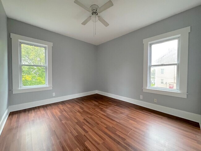 Building Photo - 281 Blackstone St