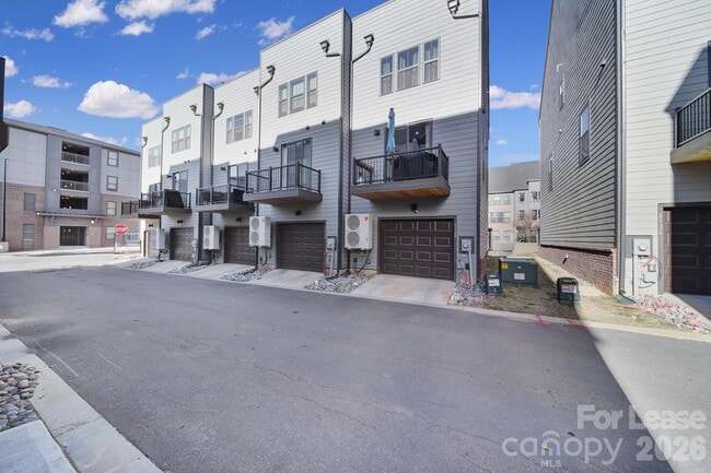 Building Photo - 6120 Station Crossing Ave