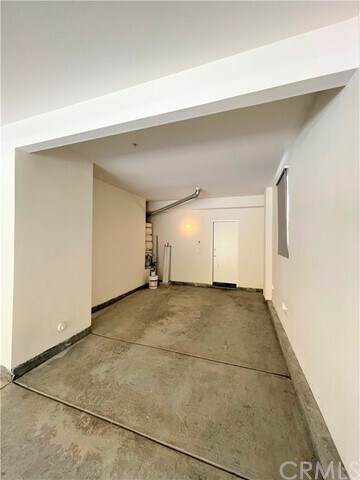 Building Photo - 4864 Highview St