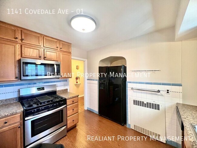 Building Photo - 1141 Covedale Ave