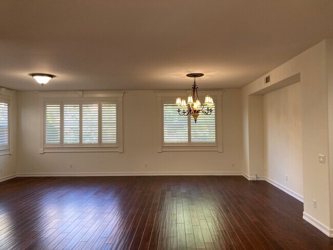 Building Photo - 45374 Willowick St