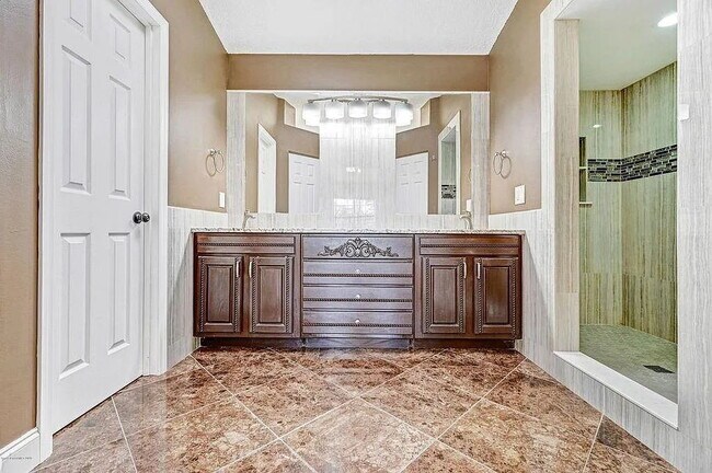 Building Photo - Remodeled Home Near Schools