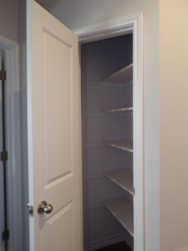 Building Photo - 111 Peruna Dr