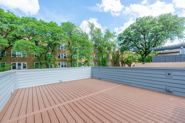 Building Photo - 5014 N Rockwell St