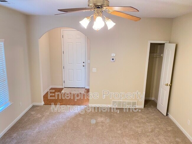 Building Photo - 10178 Sterling Ridge Dr