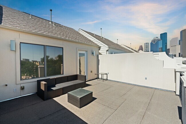 Building Photo - 1212 W Dallas St