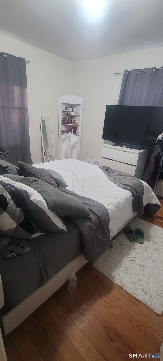 Building Photo - 155 Tracy Ave