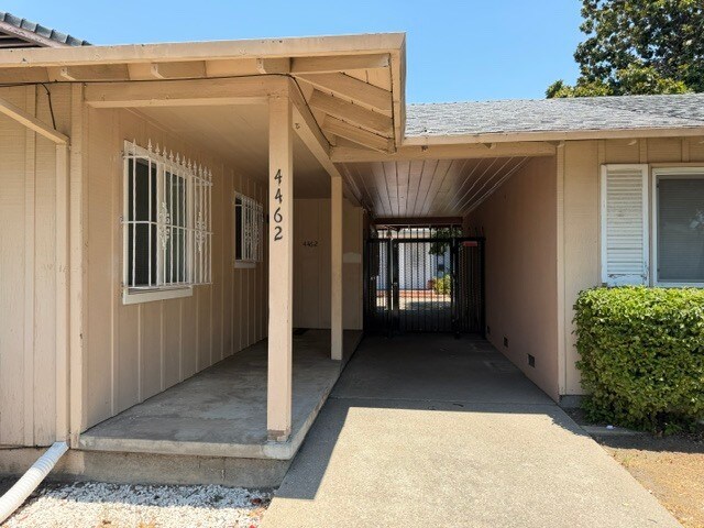 Building Photo - Stockton 2 Bedroom 2 Bathroom Condo