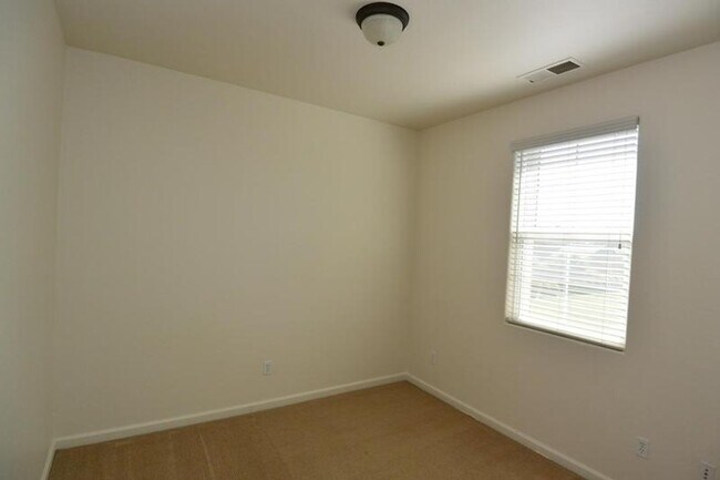 Building Photo - 3204 N Kayenta St