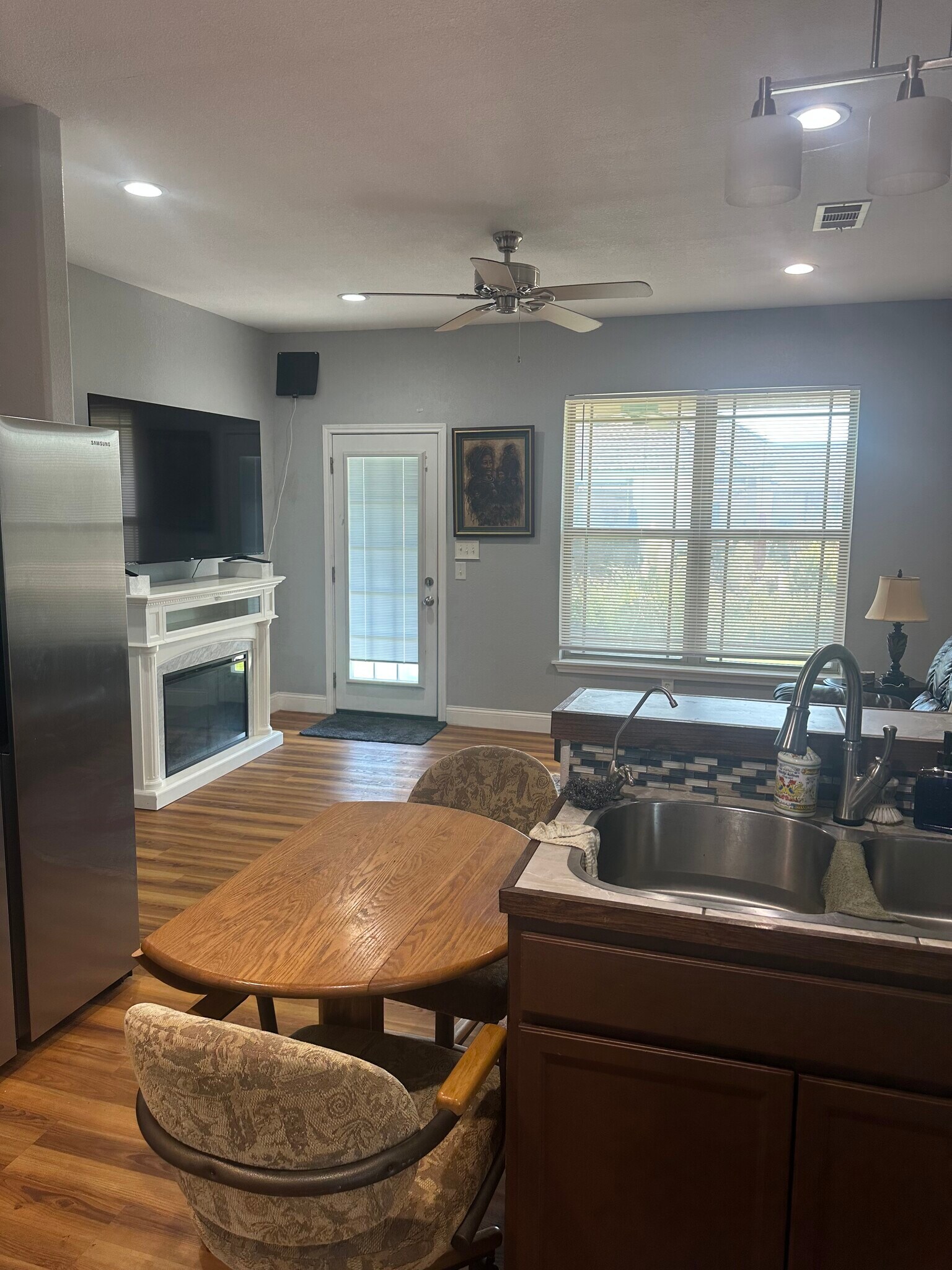 Building Photo - 1413 Rio Viento