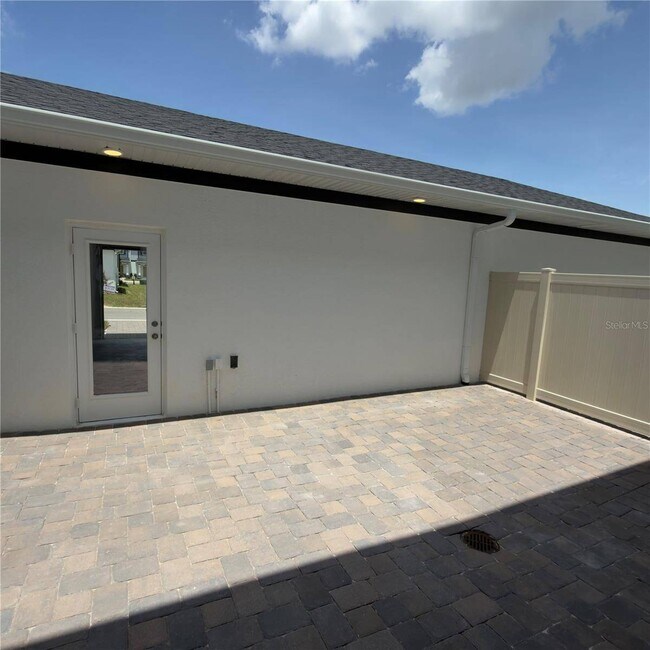 Building Photo - 438 Lady Palm St