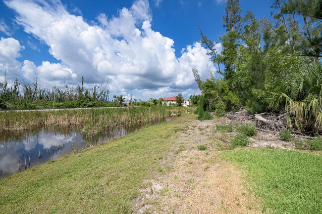 Building Photo - 3432 SW 8th St