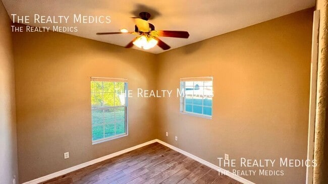 Building Photo - 3297 Tallwood Dr