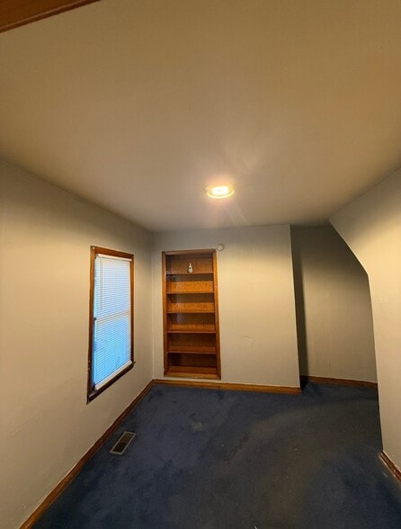 Bedroom - 552 Main St