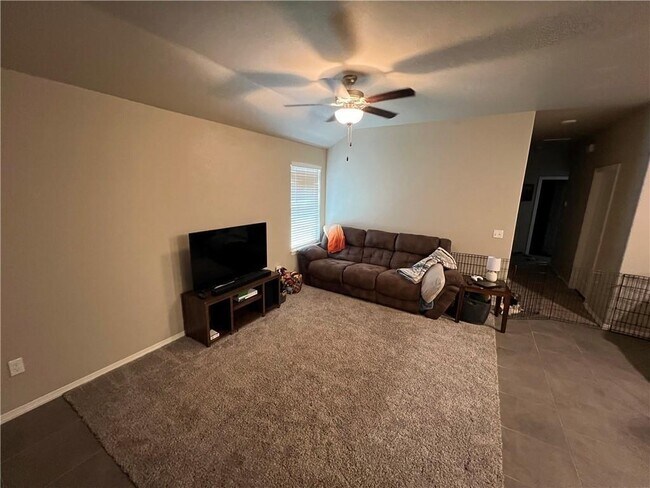 Building Photo - 515 N 5th St