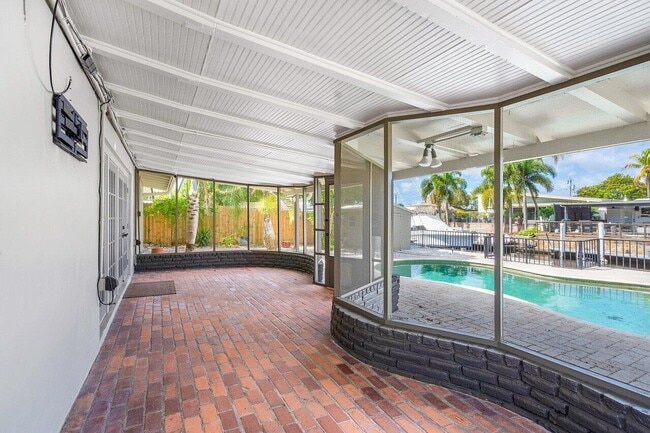Building Photo - 2431 Key Largo Ln