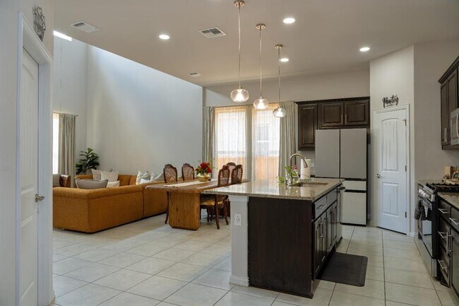 Building Photo - 12904 Stanford Dr