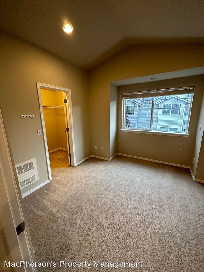 Building Photo - 3 br, 2 bath House - 8538 Midvale Ave N #B