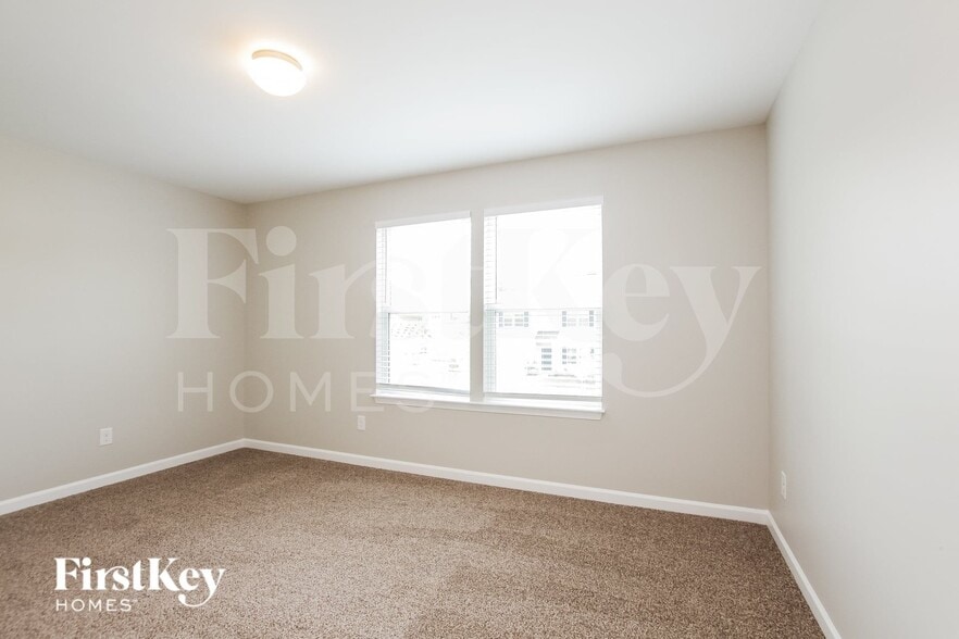 Building Photo - 4208 Stockbrook Dr
