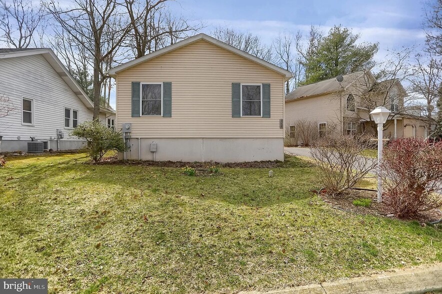Building Photo - 288 Ghaner Dr