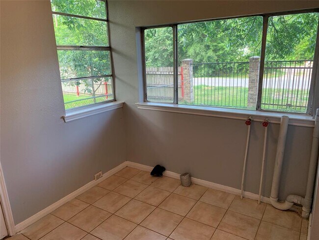 Building Photo - 11375 Allwood St