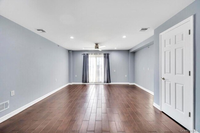 Building Photo - 102-20 Rockaway Beach Blvd